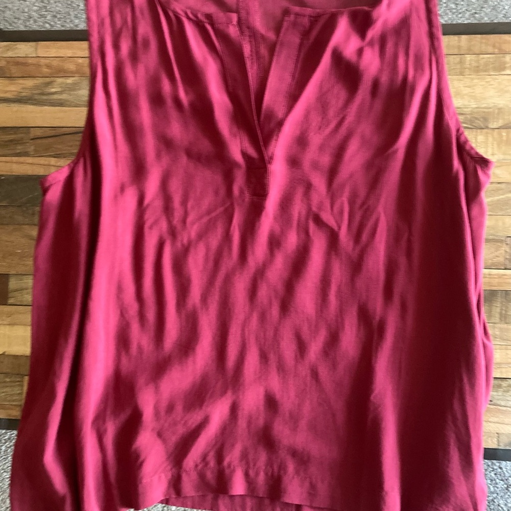 Cloth and Stone sleeveless blouse
